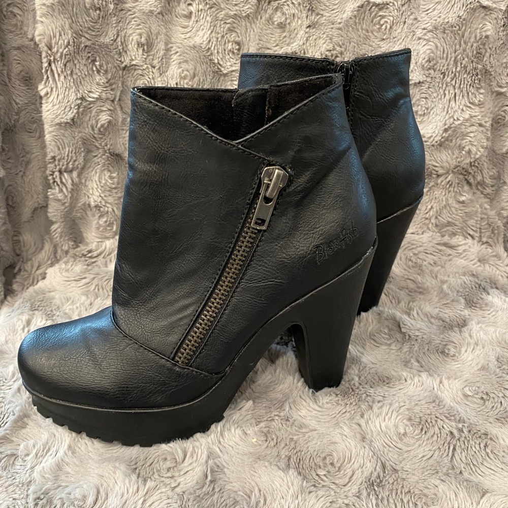 COPY - Blowfish Mailbu black leather booties with zipper